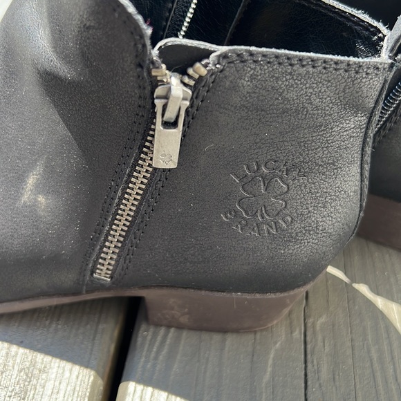 Lucky Brand ☘️Vegan Leather ankle booties - Picture 3 of 4
